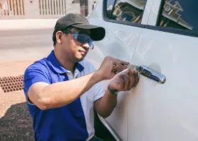 Car Locksmith in Calabasas, CA